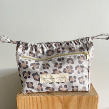 Load image into Gallery viewer, Mala interior LEOPARDO CLARO