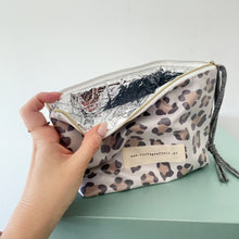 Load image into Gallery viewer, Bolsa térmica LEOPARDO CLARO